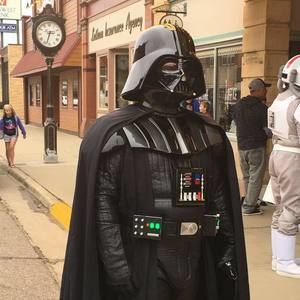 Meet your Posher, Derrick